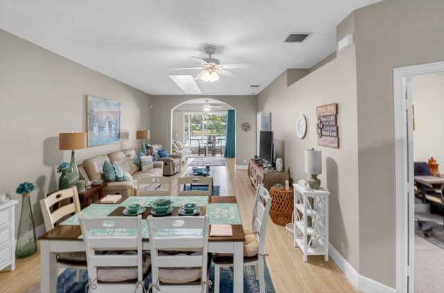 10565 Royal Caribbean Circle, Boynton Beach, FL 33437