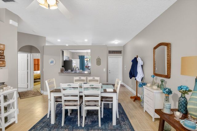 10565 Royal Caribbean Circle, Boynton Beach, FL 33437