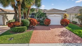 10565 Royal Caribbean Circle, Boynton Beach, FL 33437