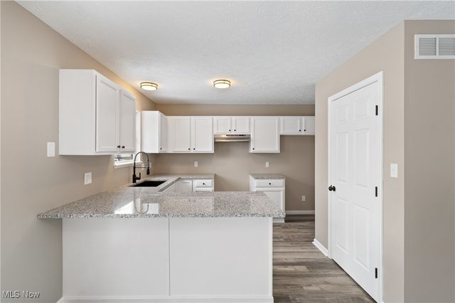 410 Columbine Avenue, Akron, OH 44312