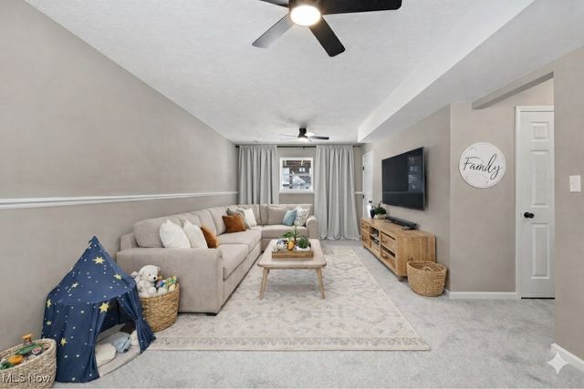 410 Columbine Avenue, Akron, OH 44312