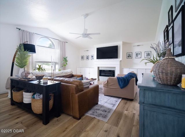 609 Barton Place, Neosho, MO 64850