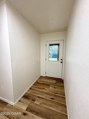 609 Barton Place, Neosho, MO 64850