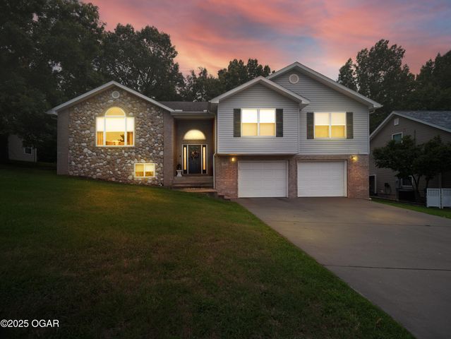 609 Barton Place, Neosho, MO 64850