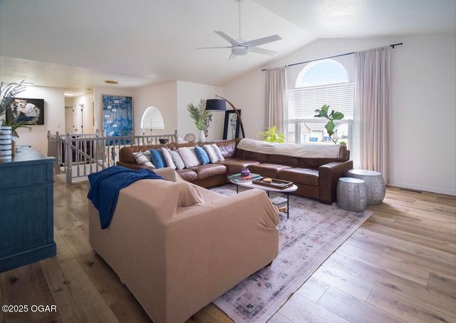 609 Barton Place, Neosho, MO 64850