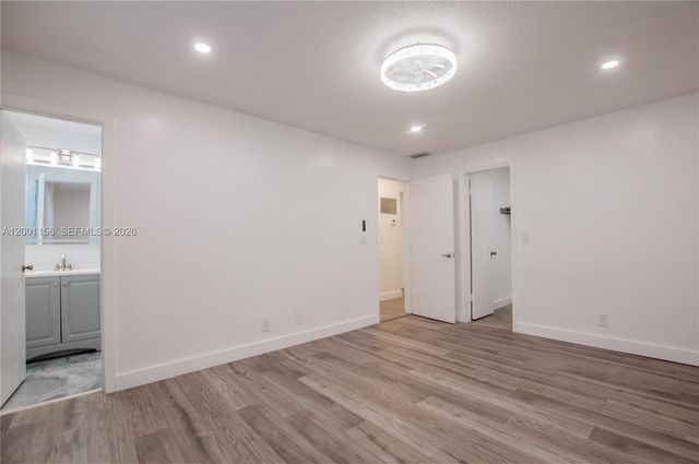 300 S Luna Court 2, Hollywood, FL 33021