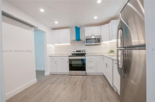 300 S Luna Court 2, Hollywood, FL 33021