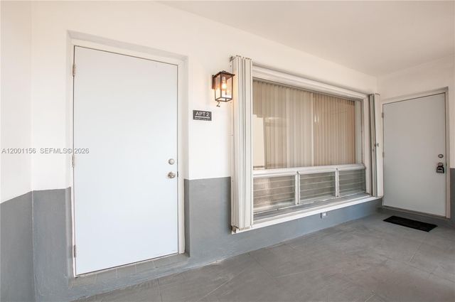 300 S Luna Court 2, Hollywood, FL 33021