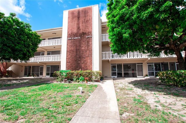 300 S Luna Court 2, Hollywood, FL 33021