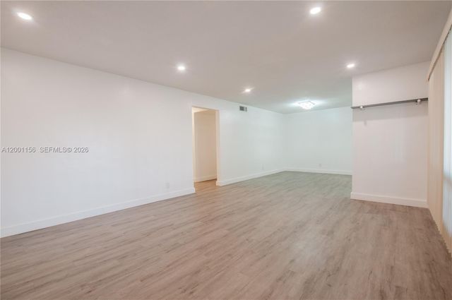 300 S Luna Court 2, Hollywood, FL 33021