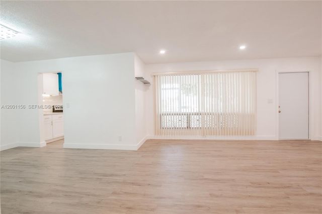 300 S Luna Court 2, Hollywood, FL 33021