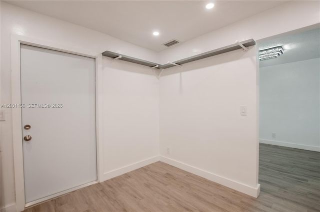300 S Luna Court 2, Hollywood, FL 33021