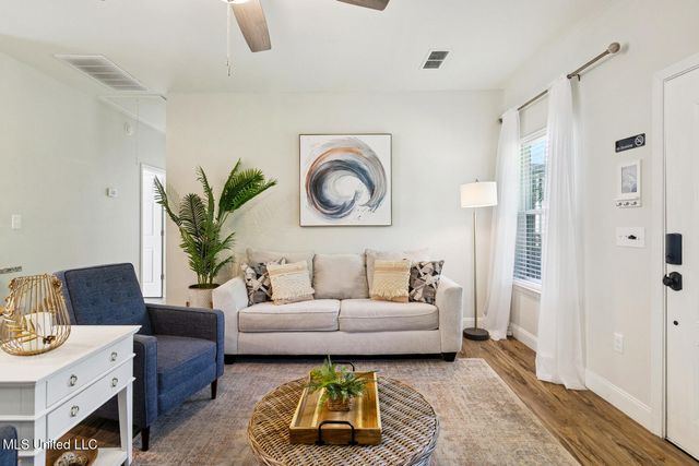 378 Woodman Avenue, Pass Christian, MS 39571