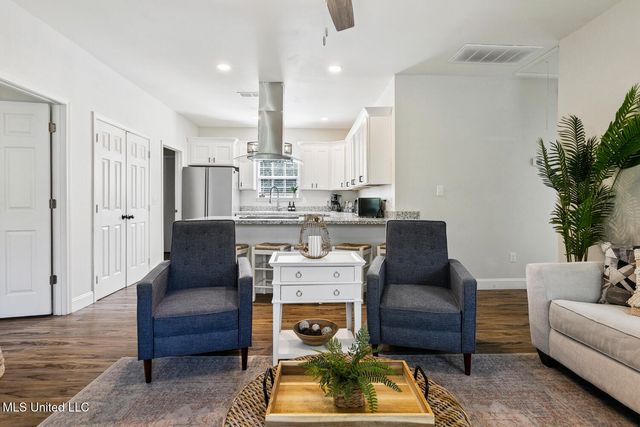 378 Woodman Avenue, Pass Christian, MS 39571