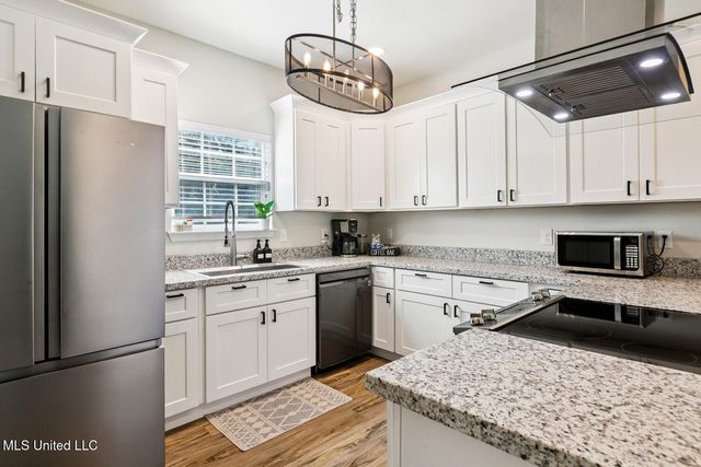 378 Woodman Avenue, Pass Christian, MS 39571