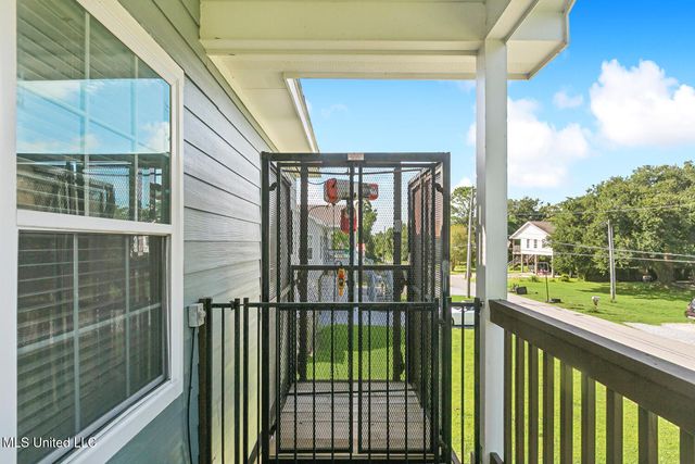 378 Woodman Avenue, Pass Christian, MS 39571