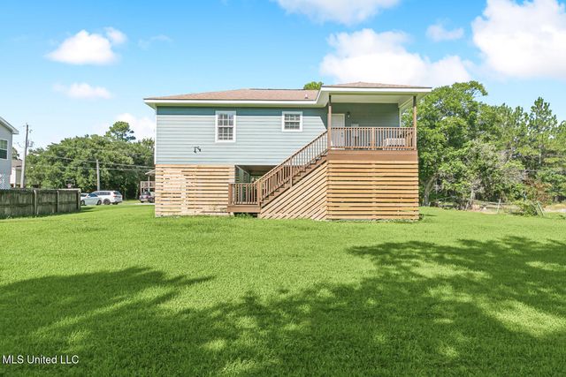 378 Woodman Avenue, Pass Christian, MS 39571