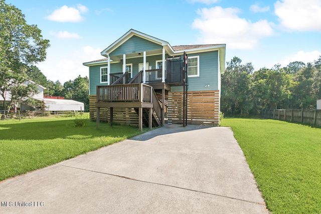 378 Woodman Avenue, Pass Christian, MS 39571