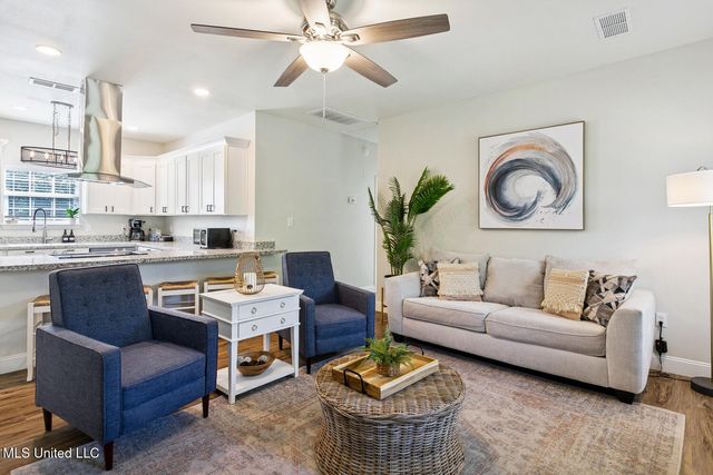 378 Woodman Avenue, Pass Christian, MS 39571