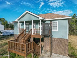 378 Woodman Avenue, Pass Christian, MS 39571