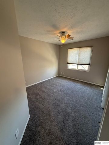 110 Fleetwood Drive, Papillion, NE 68133