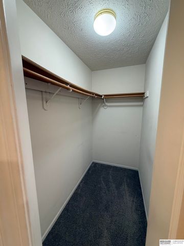 110 Fleetwood Drive, Papillion, NE 68133