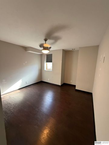 110 Fleetwood Drive, Papillion, NE 68133