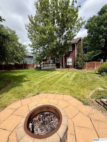 110 Fleetwood Drive, Papillion, NE 68133