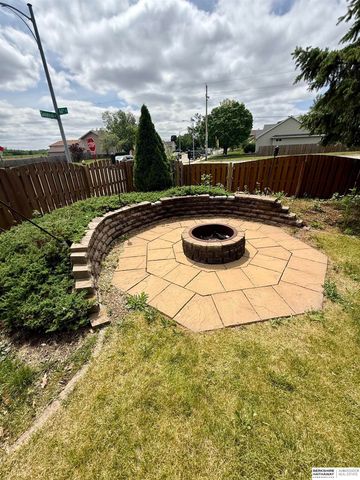 110 Fleetwood Drive, Papillion, NE 68133