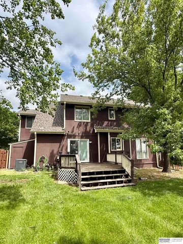110 Fleetwood Drive, Papillion, NE 68133