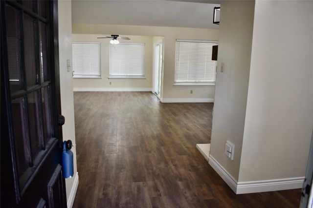5321 Village Springs Drive, Kingwood, TX 77339