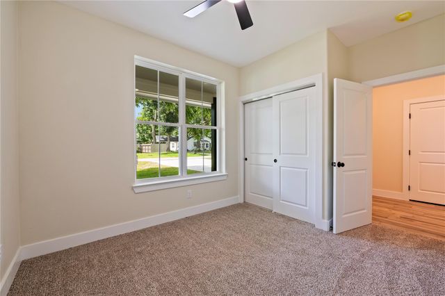 219 E Southland Avenue, Alvin, TX 77511