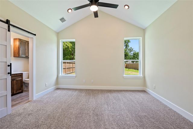 219 E Southland Avenue, Alvin, TX 77511