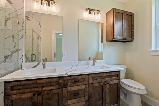219 E Southland Avenue, Alvin, TX 77511