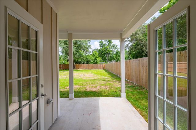 219 E Southland Avenue, Alvin, TX 77511