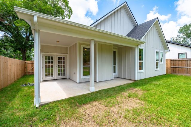 219 E Southland Avenue, Alvin, TX 77511