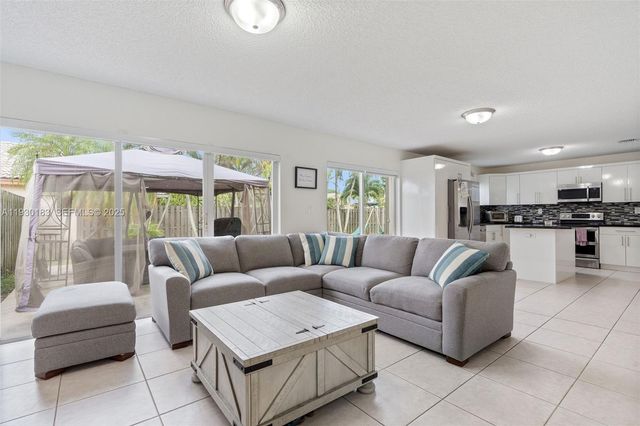 14152 SW 154th Ct, Miami, FL 33196