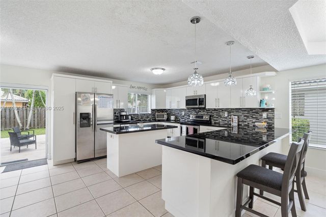 14152 SW 154th Ct, Miami, FL 33196