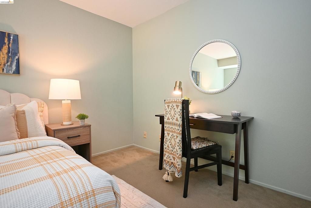 Image 17 of property listing at 40 Emery Bay Dr, Emeryville, CA 94608