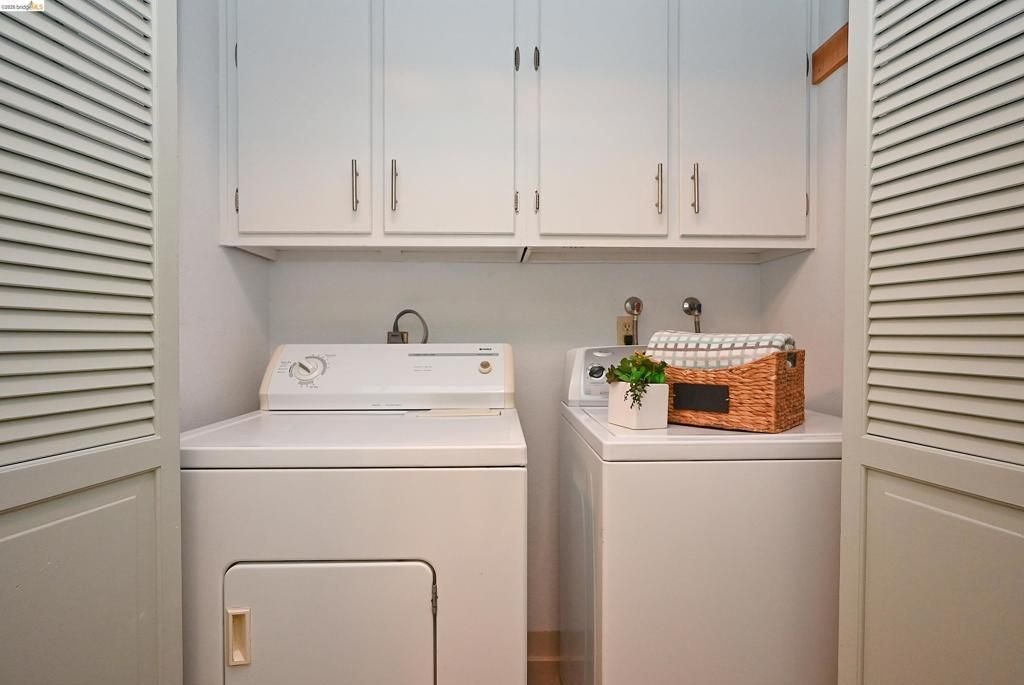 Image 21 of property listing at 40 Emery Bay Dr, Emeryville, CA 94608