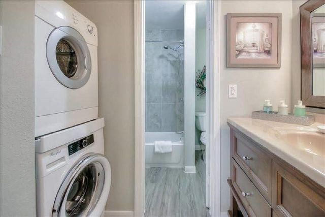 2125 Augusta Drive 63, Houston, TX 77057