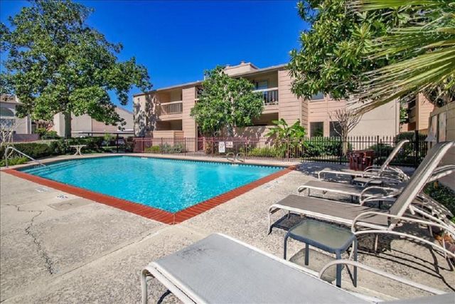 2125 Augusta Drive 63, Houston, TX 77057