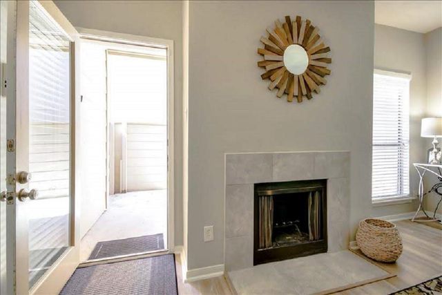 2125 Augusta Drive 63, Houston, TX 77057