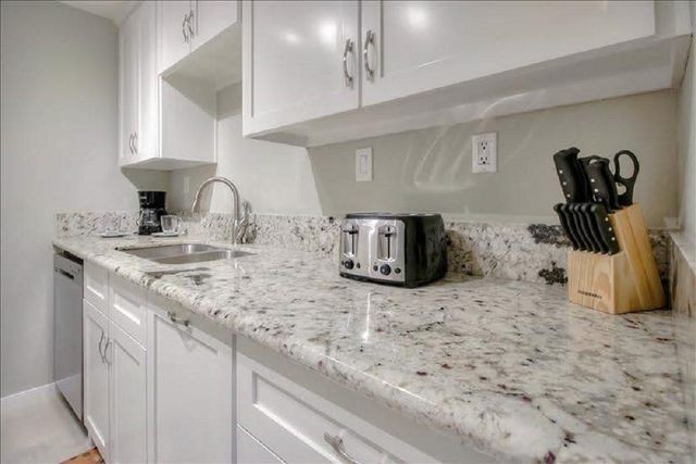 2125 Augusta Drive 63, Houston, TX 77057