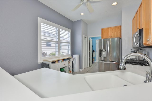 1050 REGAL MANOR WAY, Sun City Center, FL 33573