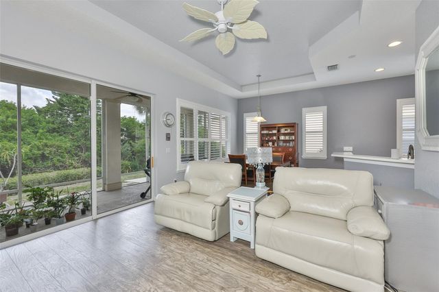 1050 REGAL MANOR WAY, Sun City Center, FL 33573