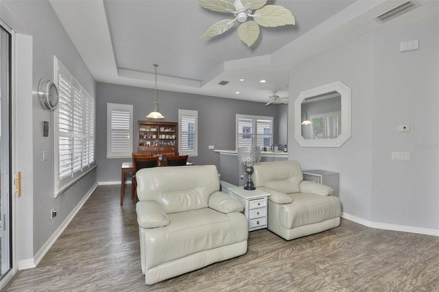 1050 REGAL MANOR WAY, Sun City Center, FL 33573