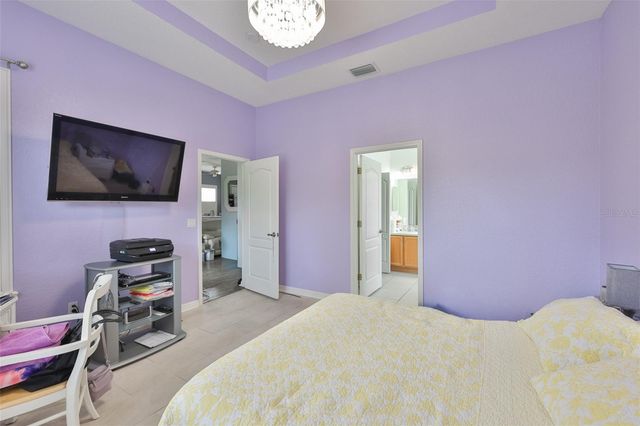 1050 REGAL MANOR WAY, Sun City Center, FL 33573