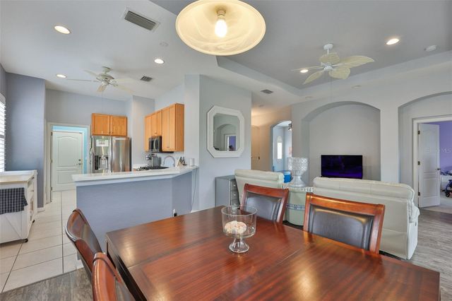 1050 REGAL MANOR WAY, Sun City Center, FL 33573