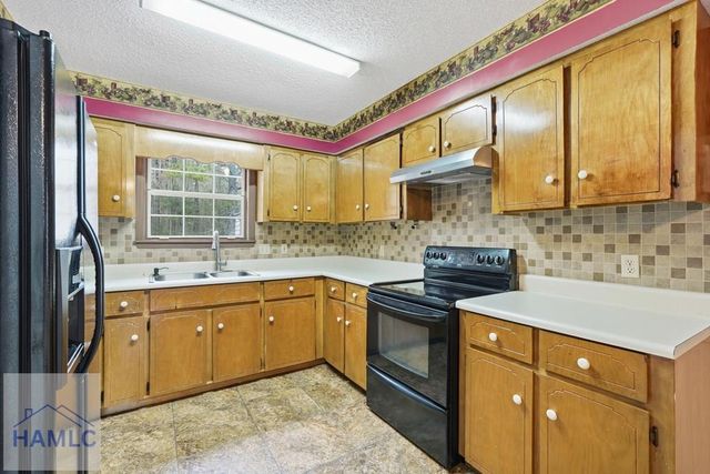 326 Nottingham Way, Hinesville, GA 31313